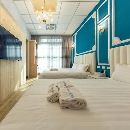 Ez Stay Yancheng Kaohsiung Bagian luar foto