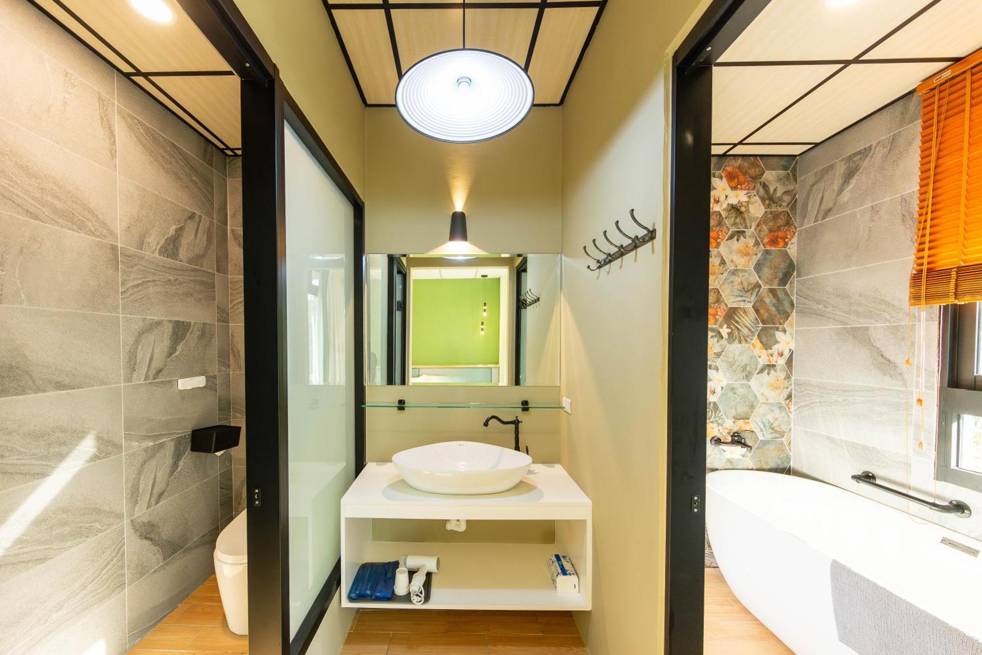 Ez Stay Yancheng Kaohsiung Bagian luar foto