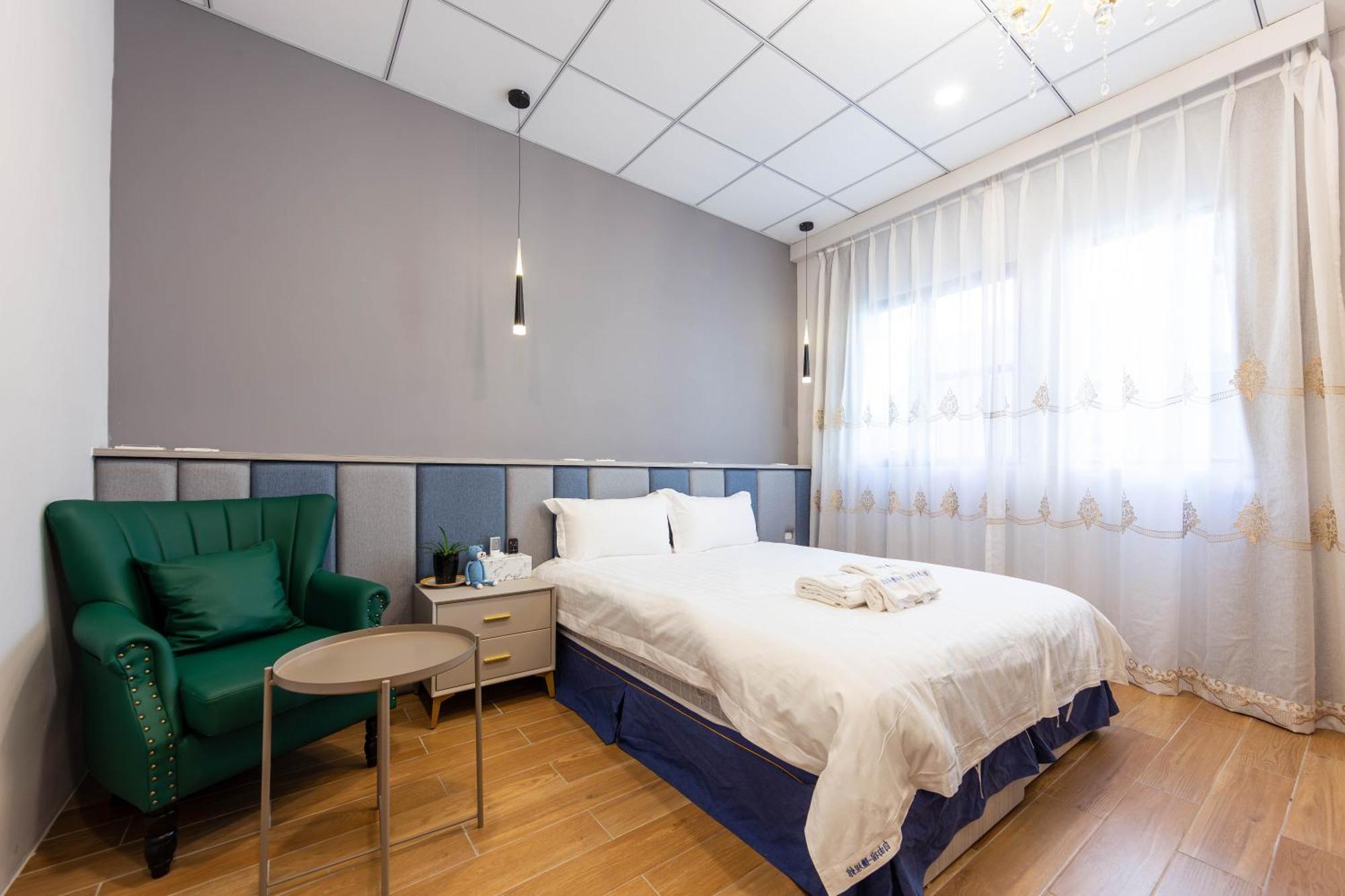 Ez Stay Yancheng Kaohsiung Bagian luar foto
